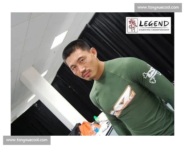 牛小强对决李景亮巅峰碰撞中国综合格斗荣耀之战燃爆赛场生死较量